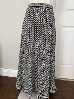 Max Studio Black and White Geometric Maxi Skirt